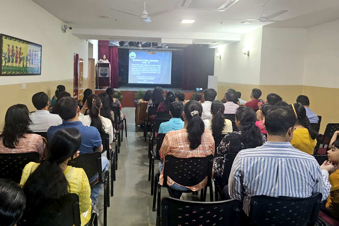 Empowering Parents: The School Hosts Insightful Orientation for Class IX Students
