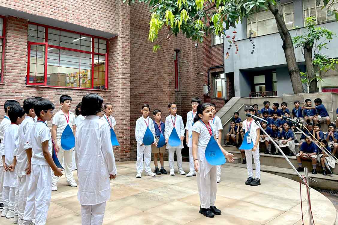 Class 3C Shines with an Enlightening Assembly on Water Conservation