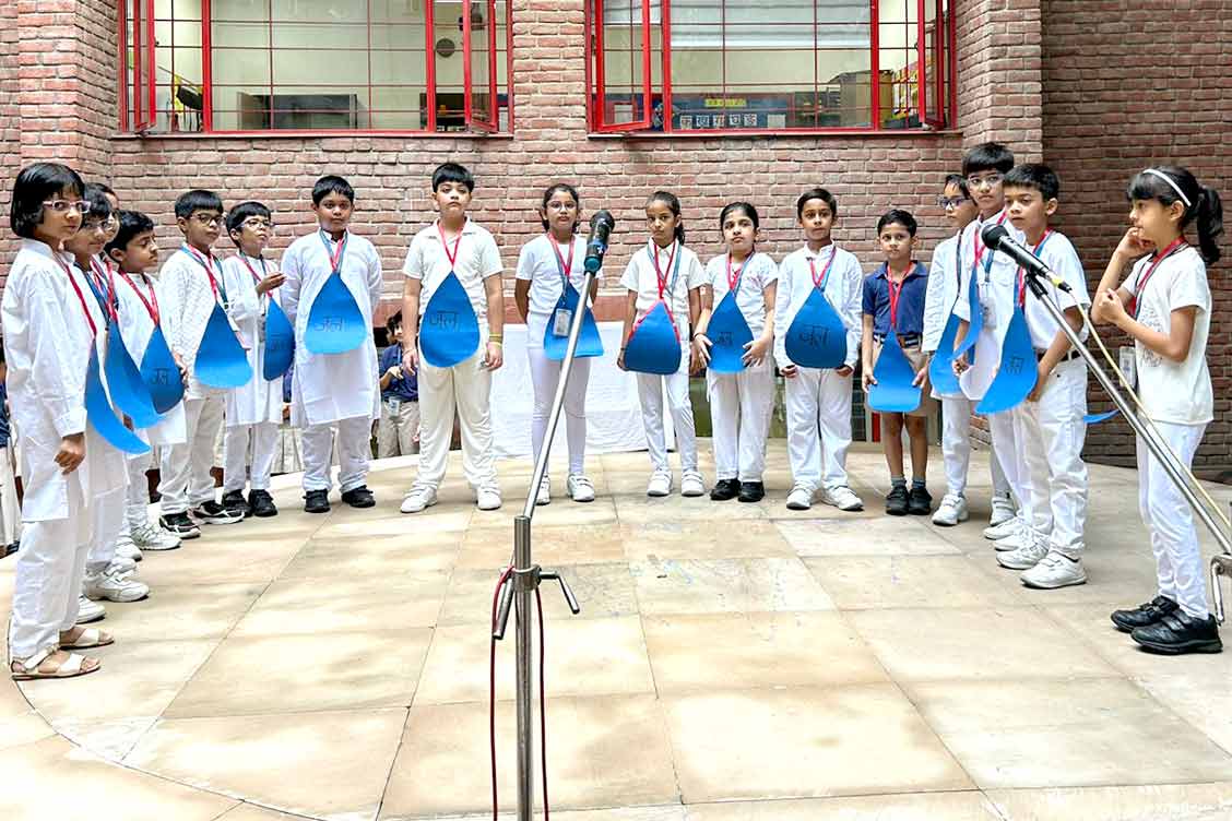 Class 3C Shines with an Enlightening Assembly on Water Conservation