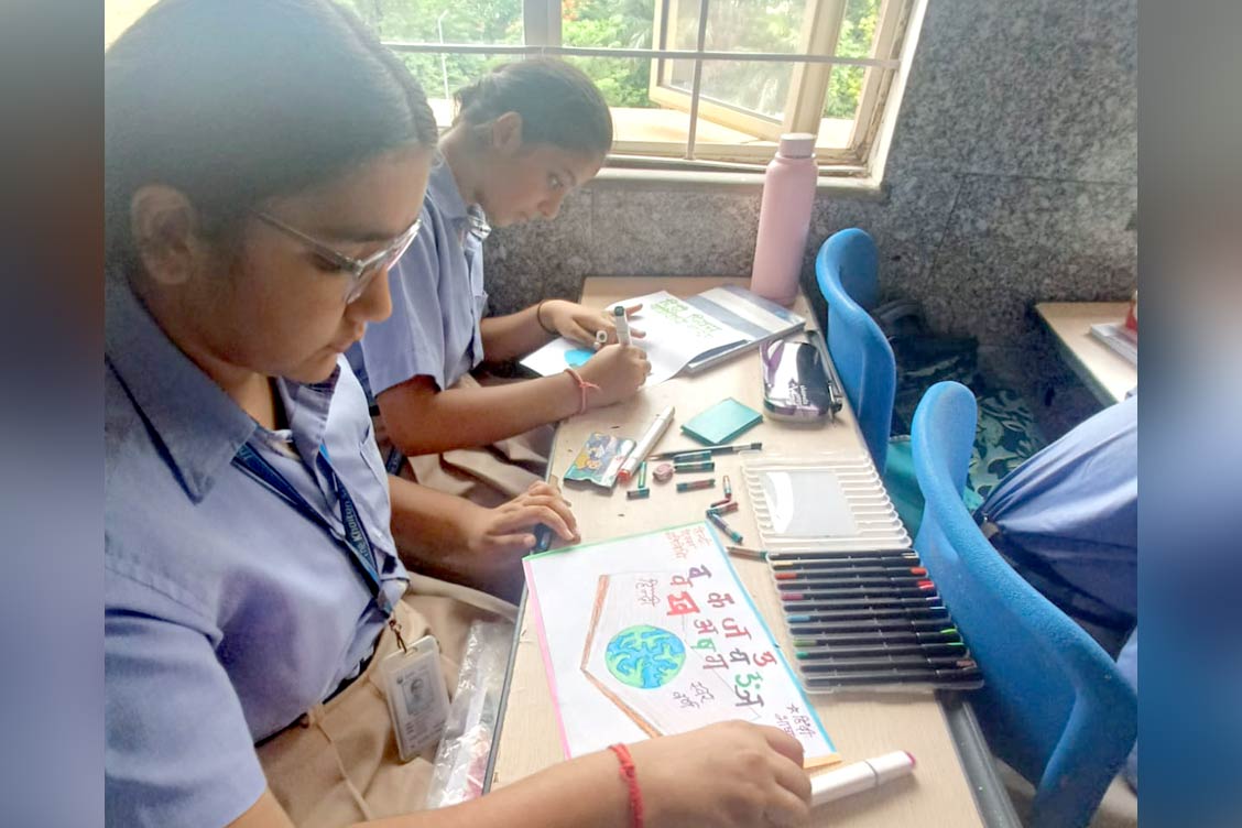 Honoring Hindi Heritage: Enthusiastic Celebration of Hindi Diwas