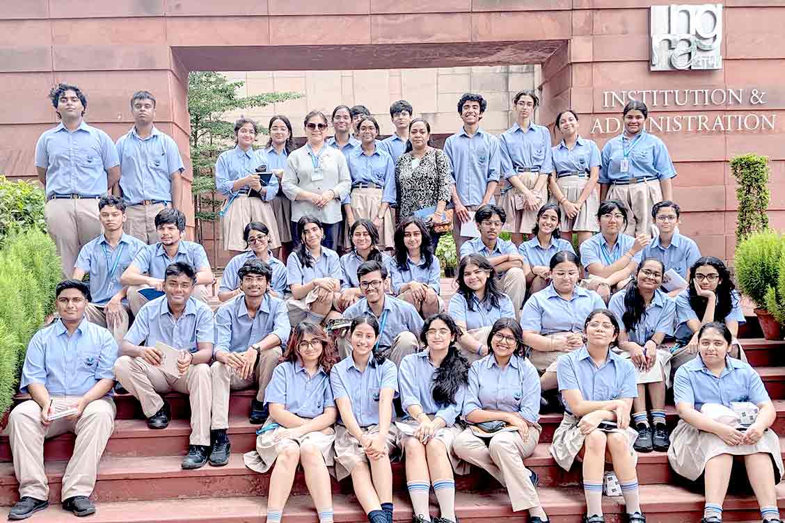 Exploring Art Beyond Classrooms: Fine Arts Students Visit National Gallery of Modern Art